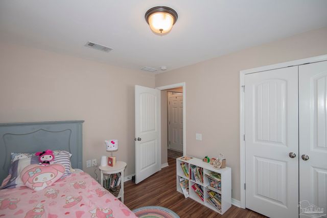 3952 Willow Glen Dr, Pace, FL 32571