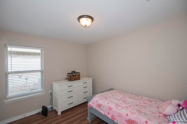 3952 Willow Glen Dr, Pace, FL 32571