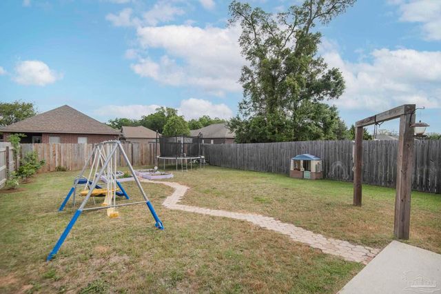 3952 Willow Glen Dr, Pace, FL 32571