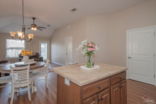 3952 Willow Glen Dr, Pace, FL 32571