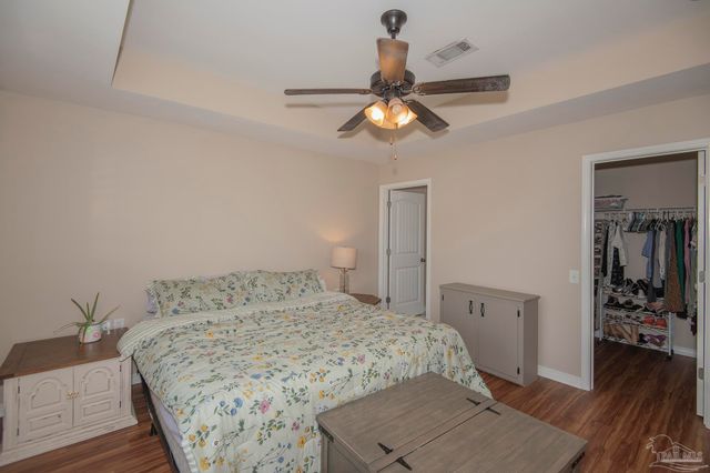 3952 Willow Glen Dr, Pace, FL 32571