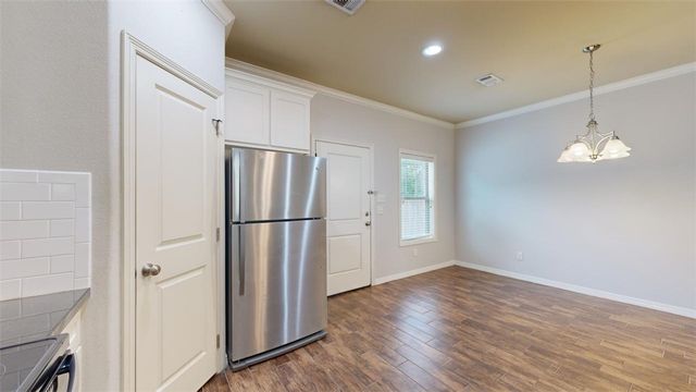 102 Richards Street, College Station, TX 77840