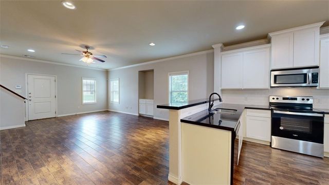 102 Richards Street, College Station, TX 77840