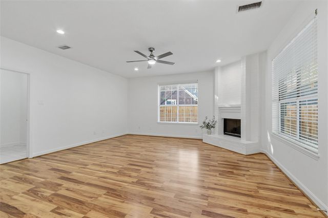 52 W Twinberry Place, The Woodlands, TX 77381