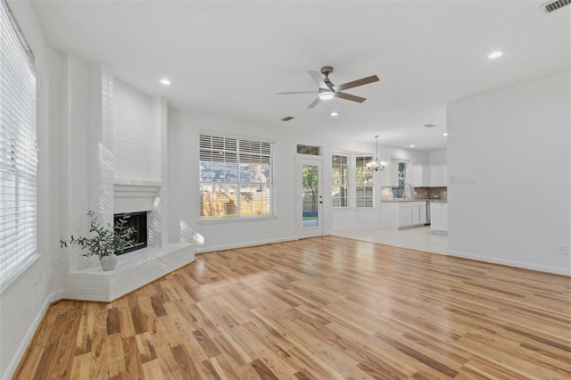 52 W Twinberry Place, The Woodlands, TX 77381