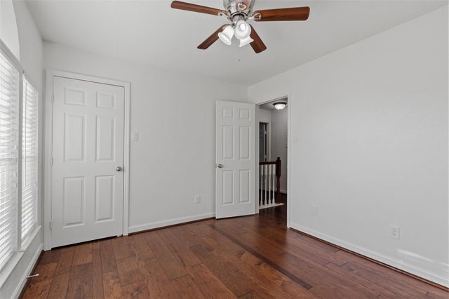 52 W Twinberry Place, The Woodlands, TX 77381