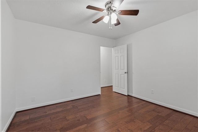 52 W Twinberry Place, The Woodlands, TX 77381