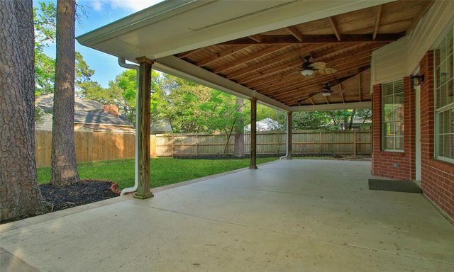 52 W Twinberry Place, The Woodlands, TX 77381