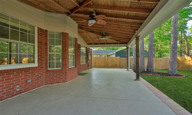 52 W Twinberry Place, The Woodlands, TX 77381