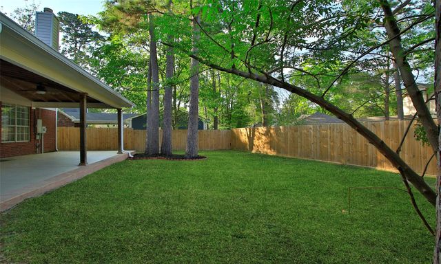 52 W Twinberry Place, The Woodlands, TX 77381