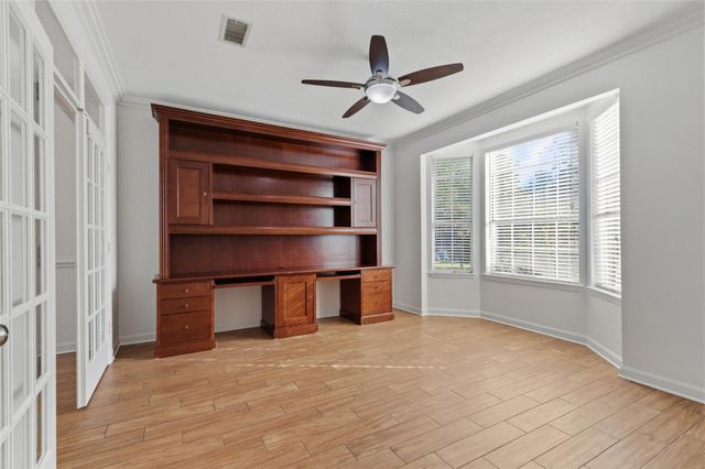 52 W Twinberry Place, The Woodlands, TX 77381