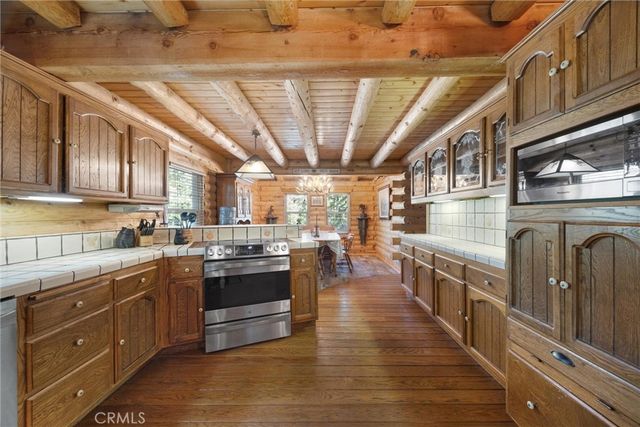 1521 Dogwood Way, Pine Mountain Club, CA 93222