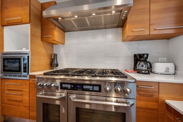 70 E WALTON Street 702-802, Chicago, IL 60611