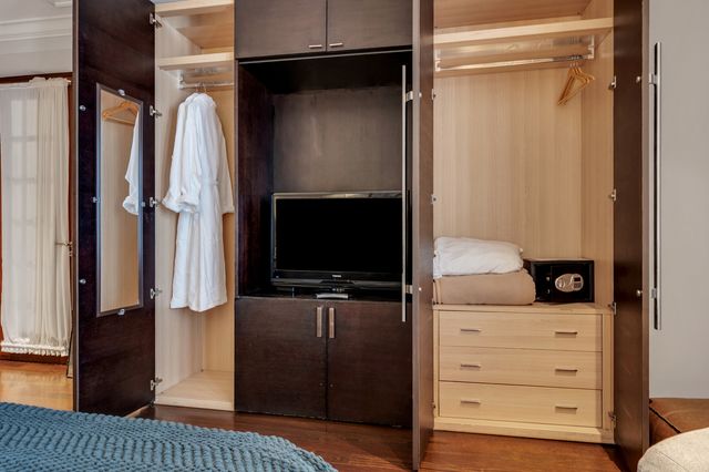 70 E WALTON Street 702-802, Chicago, IL 60611