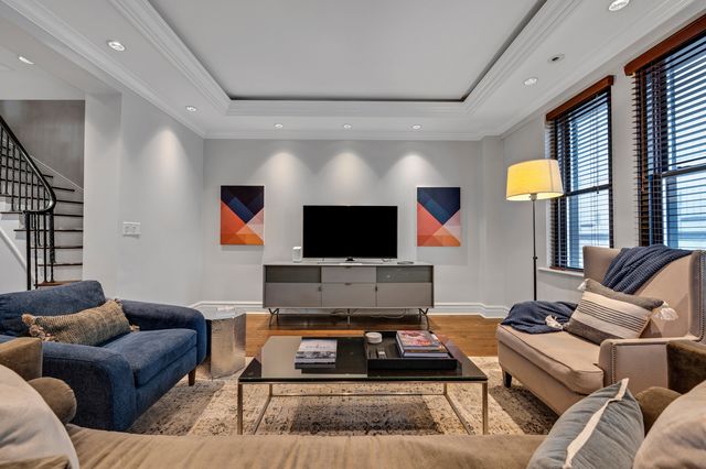 70 E WALTON Street 702-802, Chicago, IL 60611