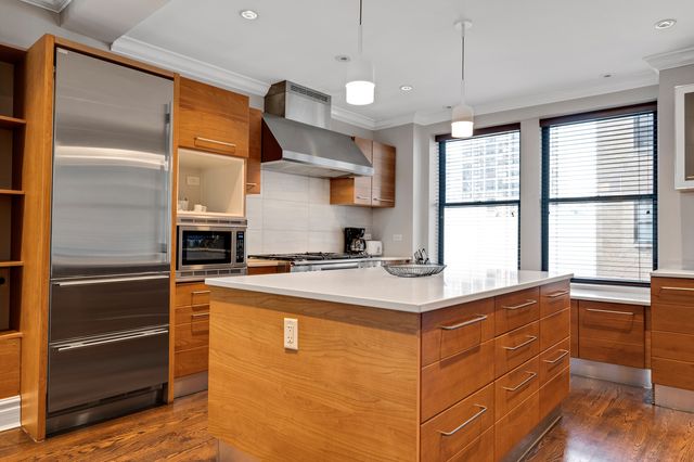 70 E WALTON Street 702-802, Chicago, IL 60611