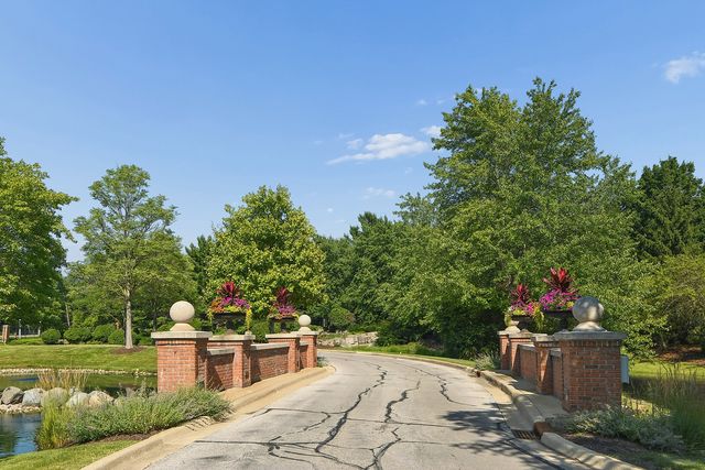 9620 Pacific Court, Burr Ridge, IL 60527