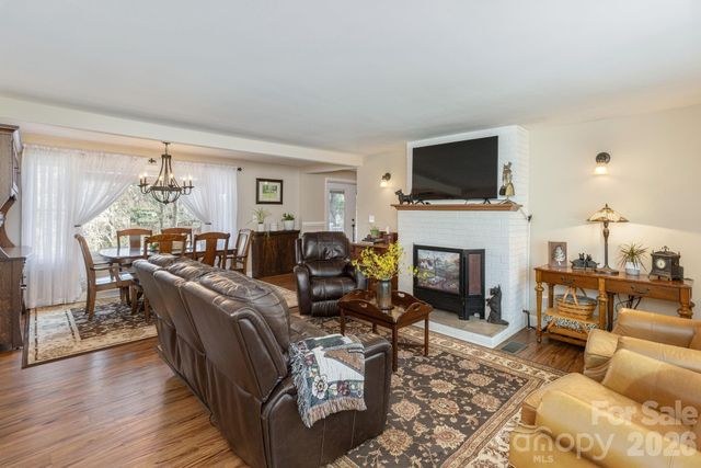 306 Taylor Street, Hendersonville, NC 28739