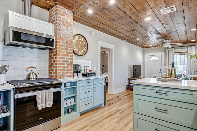 1602 40th Street, Galveston, TX 77550