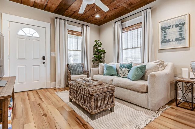 1602 40th Street, Galveston, TX 77550