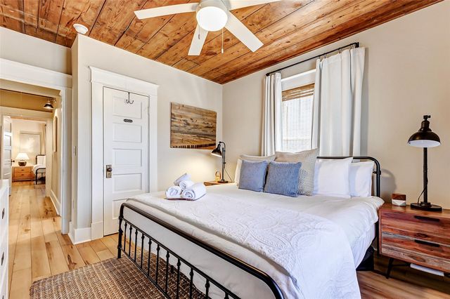 1602 40th Street, Galveston, TX 77550