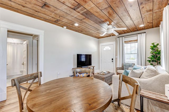 1602 40th Street, Galveston, TX 77550