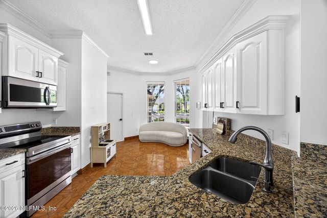 9515 BROKEN OAK Boulevard, Jacksonville, FL 32257