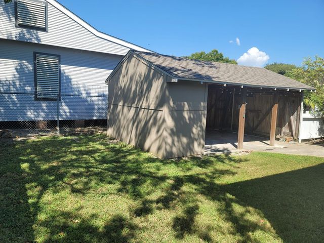 2301 45th Street, Galveston, TX 77551