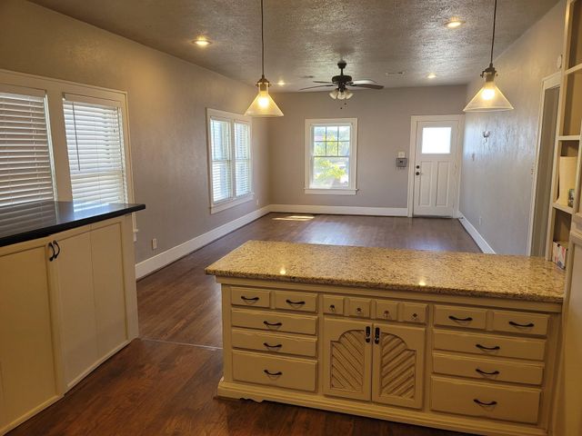 2301 45th Street, Galveston, TX 77551