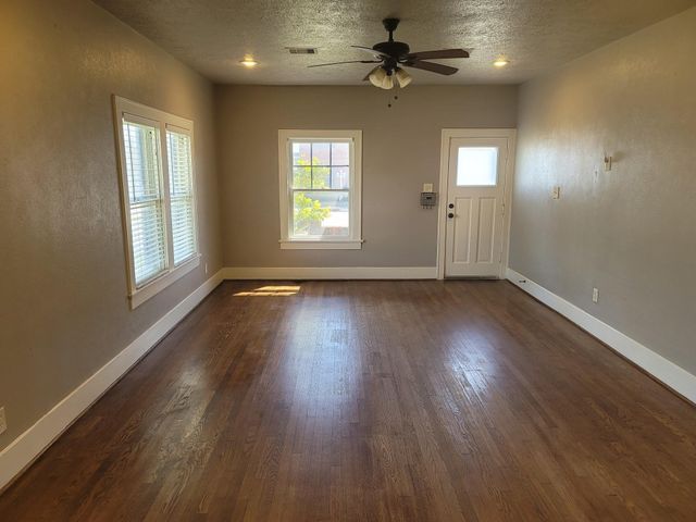 2301 45th Street, Galveston, TX 77551