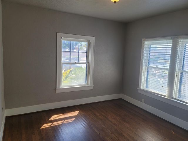 2301 45th Street, Galveston, TX 77551