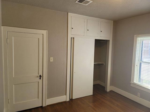 2301 45th Street, Galveston, TX 77551