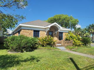 2301 45th Street, Galveston, TX 77551