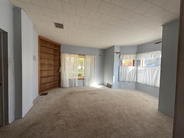 325 N WISCONSIN STREET, Berlin, WI 54923