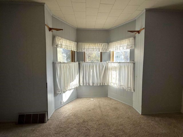 325 N WISCONSIN STREET, Berlin, WI 54923