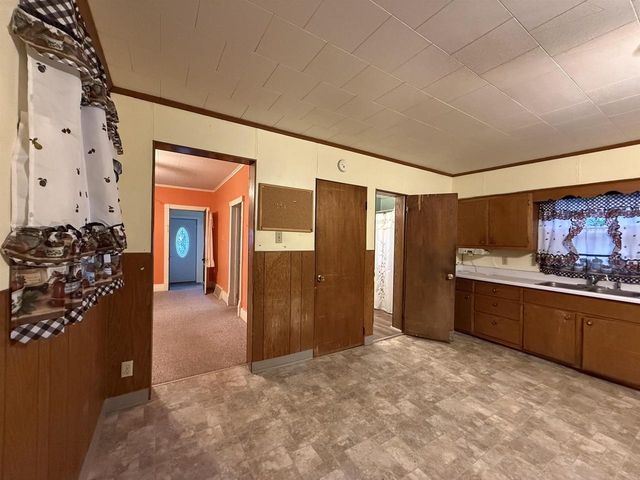 325 N WISCONSIN STREET, Berlin, WI 54923