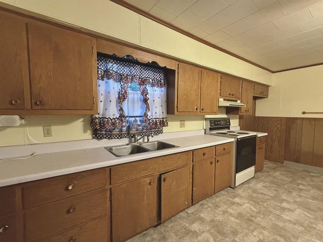 325 N WISCONSIN STREET, Berlin, WI 54923