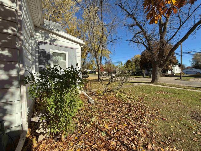 325 N WISCONSIN STREET, Berlin, WI 54923