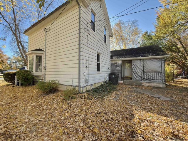 325 N WISCONSIN STREET, Berlin, WI 54923