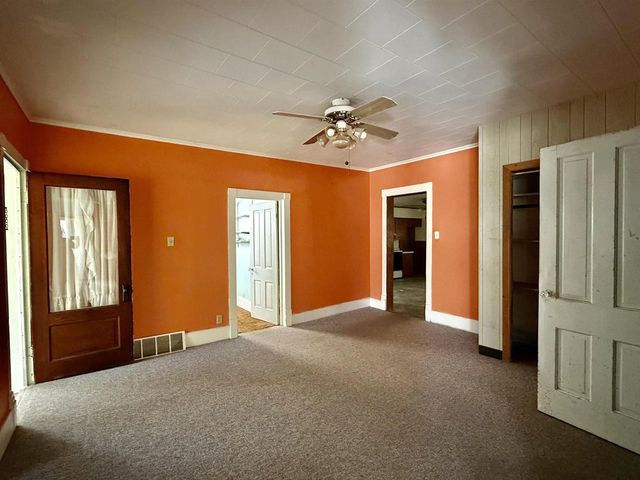 325 N WISCONSIN STREET, Berlin, WI 54923