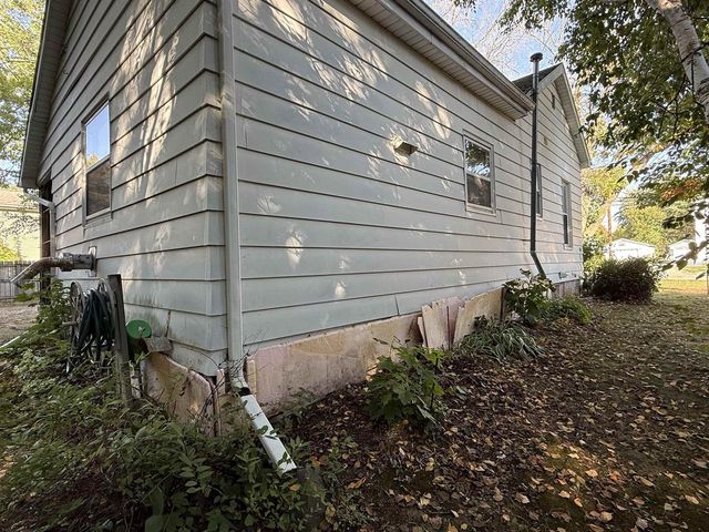 325 N WISCONSIN STREET, Berlin, WI 54923