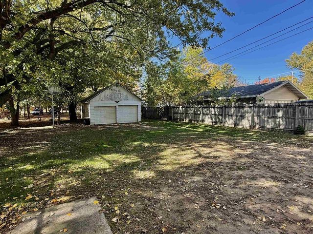 325 N WISCONSIN STREET, Berlin, WI 54923