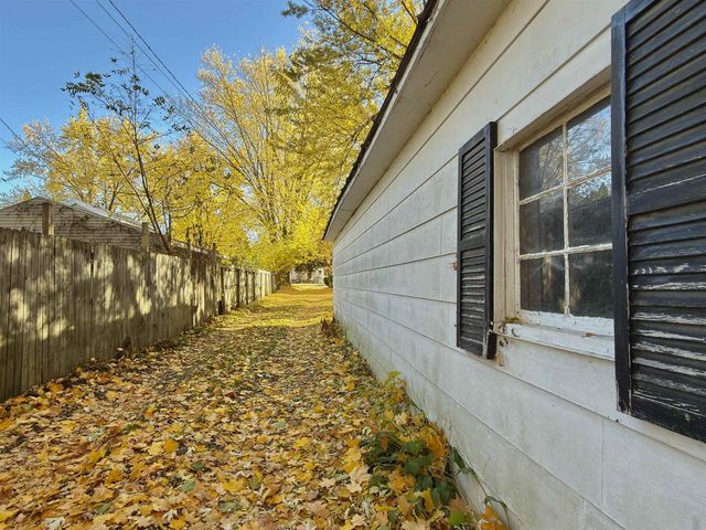 325 N WISCONSIN STREET, Berlin, WI 54923