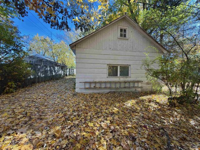 325 N WISCONSIN STREET, Berlin, WI 54923