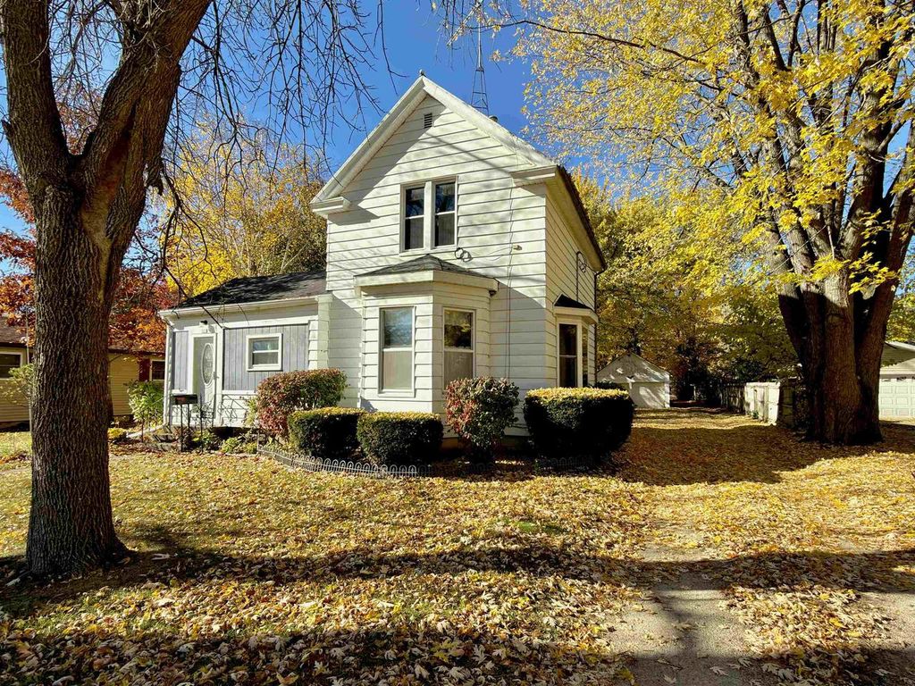 325 N WISCONSIN STREET, Berlin, WI 54923