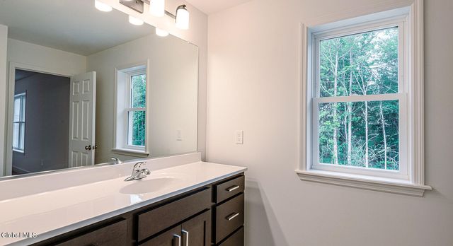 38 Heritage Way, Bethlehem, NY 12158