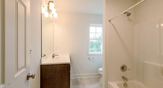 38 Heritage Way, Bethlehem, NY 12158