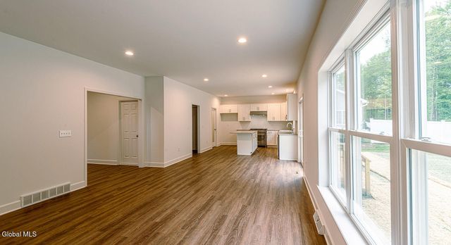 38 Heritage Way, Bethlehem, NY 12158