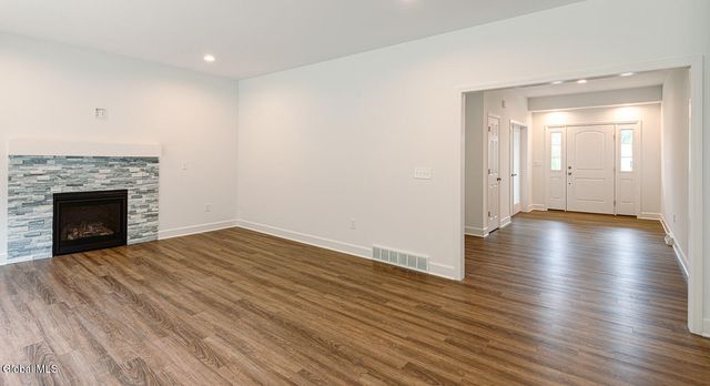 38 Heritage Way, Bethlehem, NY 12158