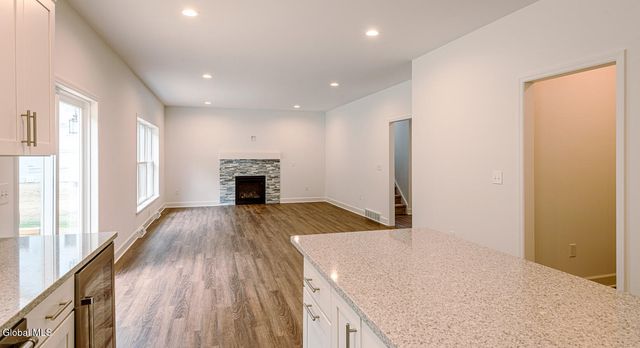 38 Heritage Way, Bethlehem, NY 12158